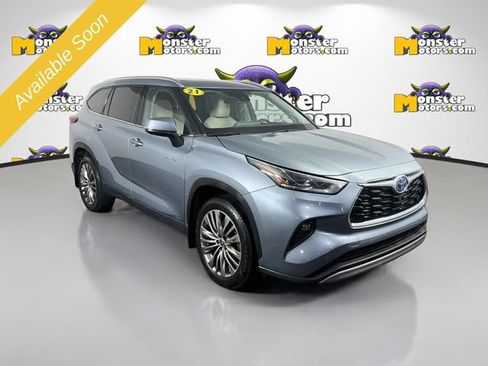 Used 2021 Toyota Highlander Platinum AWD/4WD image 3