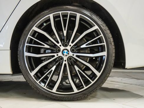 Used 2019 BMW 750i w/ Luxury Rear Seating Package image 43