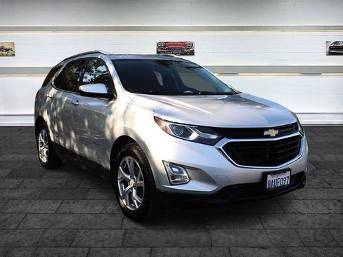 Used 2018 Chevrolet Equinox LT FWD image 1