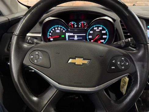 Used 2015 Chevrolet Impala LT w/ Convenience Package FWD image 13