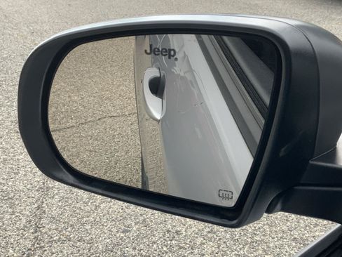 Used 2019 Jeep Compass Trailhawk AWD/4WD image 16