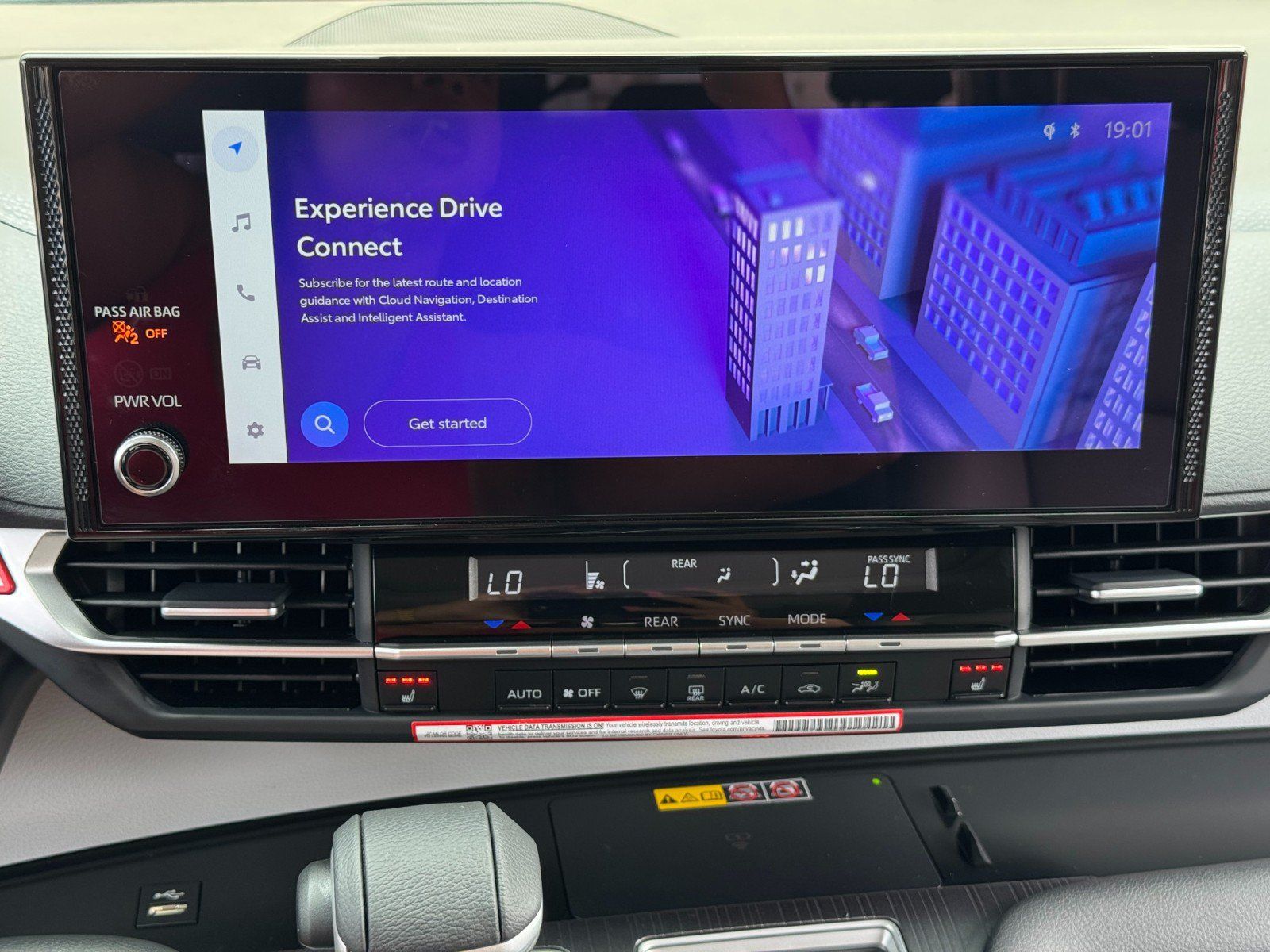 Used 2026 Toyota Sienna XLE FWD image 25