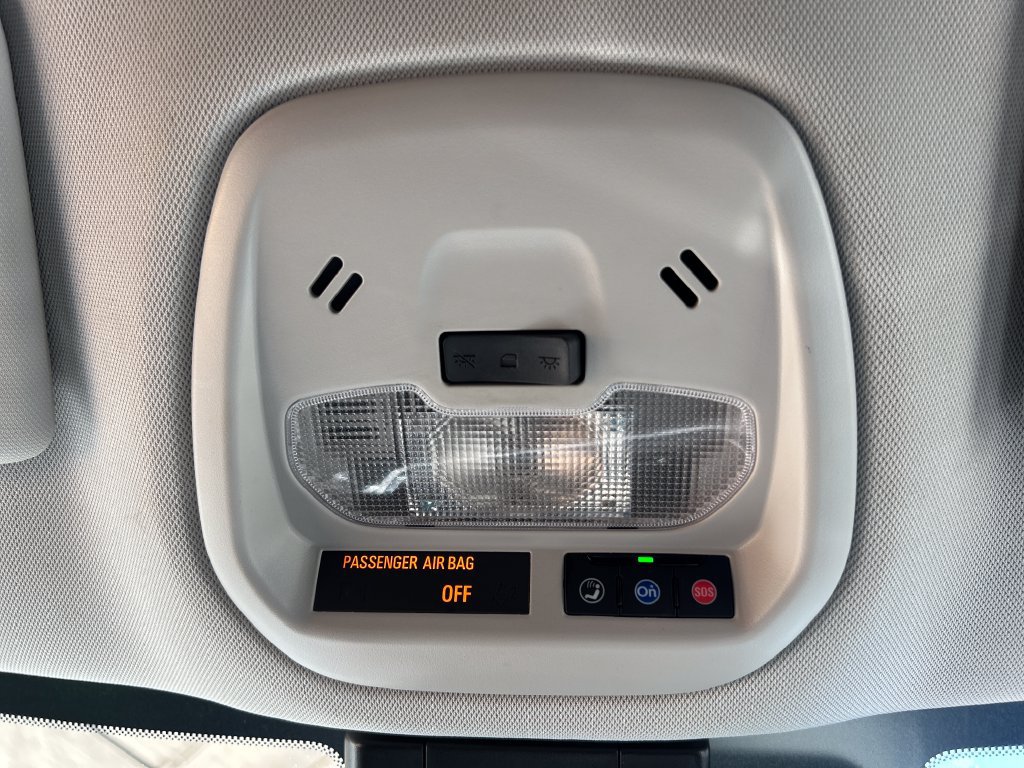 Used 2025 Chevrolet Trax LT FWD image 18