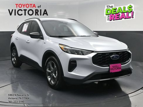 Used 2025 Ford Escape ST-Line w/ Tech Pack #1 FWD image 1
