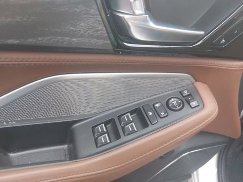 Used 2023 Acura MDX SH-AWD w/ Advance Package image 12