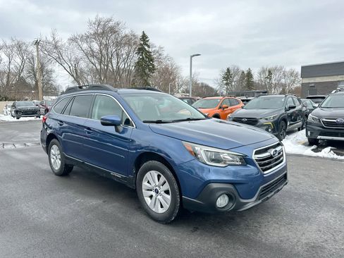 Used 2019 Subaru Outback 2.5i Premium image 15