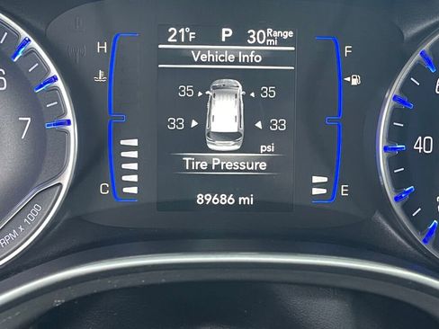 Used 2020 Chrysler Pacifica Touring w/ Cold Weather Group image 16