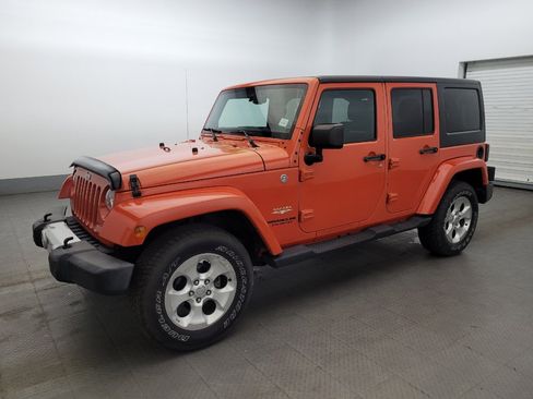 Used 2015 Jeep Wrangler Unlimited Sahara AWD/4WD image 2