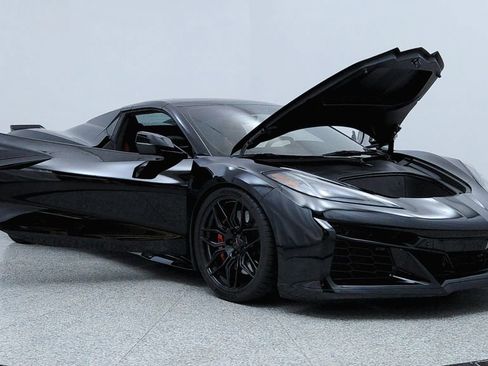 Used 2023 Chevrolet Corvette Z06 image 12