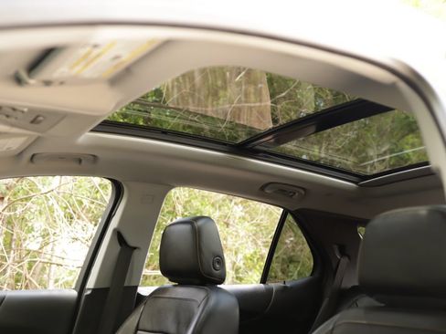 Used 2021 Chevrolet Equinox LT FWD image 21