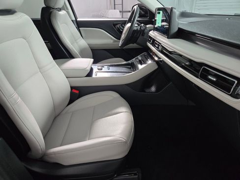 New 2026 Lincoln Aviator AWD image 20