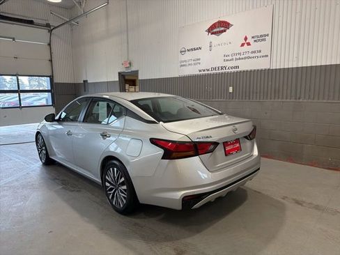 Used 2024 Nissan Altima 2.5 SV image 6