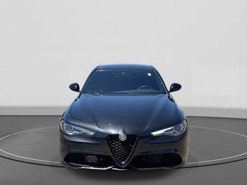 Used 2023 Alfa Romeo Giulia Veloce RWD image 2