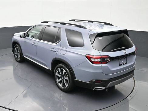 Used 2025 Honda Pilot Touring image 14