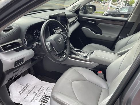 Certified 2020 Toyota Highlander Limited AWD/4WD image 10