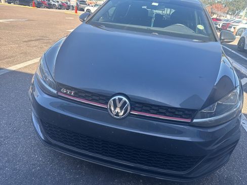 Used 2018 Volkswagen Golf 4-Door image 7