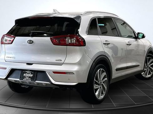 Used 2018 Kia Niro Touring FWD image 2
