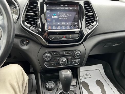 Used 2021 Jeep Cherokee Limited image 14