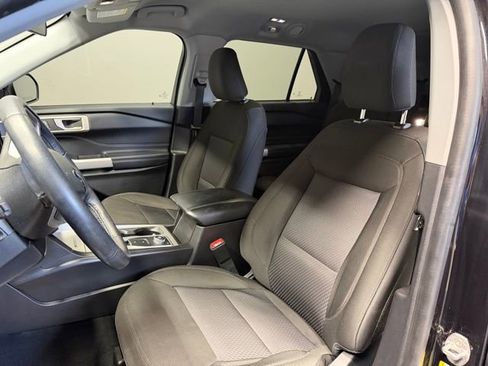 Used 2022 Ford Explorer XLT image 16