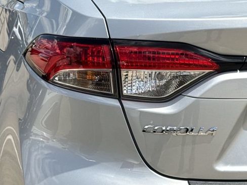 Used 2025 Toyota Corolla LE FWD image 6