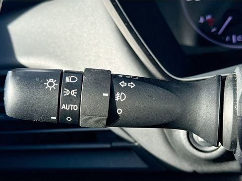 Used 2020 Subaru Outback Premium image 14