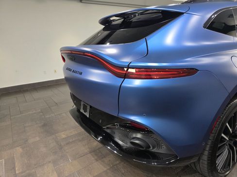 Used 2023 Aston Martin DBX AWD/4WD image 8