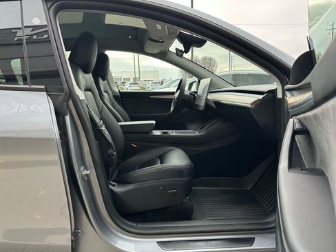 Used 2024 Tesla Model Y Long Range image 32