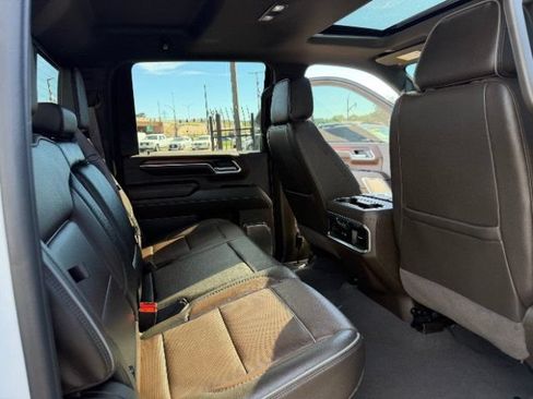 Used 2025 GMC Sierra 2500 Denali w/ Denali Reserve Package AWD/4WD image 33
