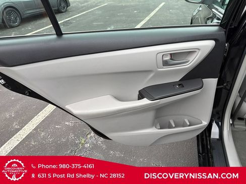 Used 2017 Toyota Camry LE FWD image 33