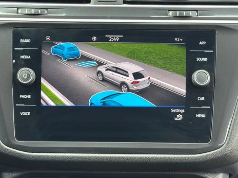 Certified 2023 Volkswagen Tiguan SE FWD image 11