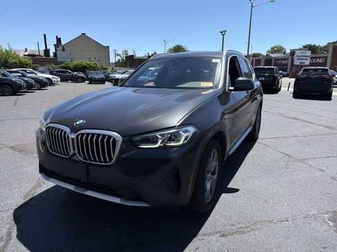 Used 2023 BMW X3 xDrive30i w/ Premium Package AWD/4WD image 3