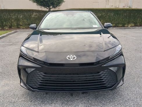 Certified 2025 Toyota Camry LE image 9