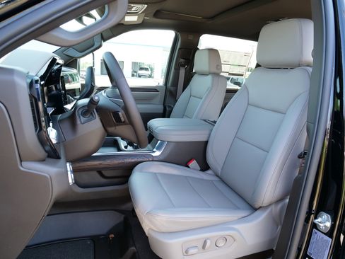 New 2025 GMC Sierra 2500 SLT w/ SLT Convenience Package image 15