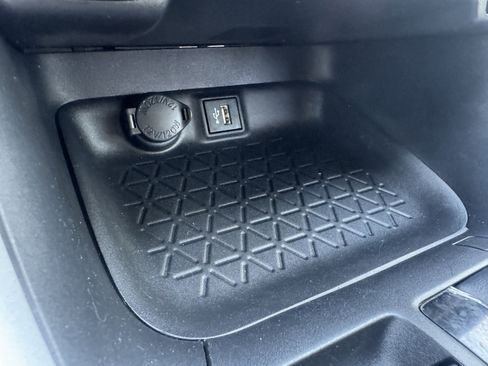 Used 2023 Toyota RAV4 LE AWD/4WD image 27