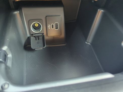 New 2025 Ford Explorer Active w/ Active Comfort Package image 32