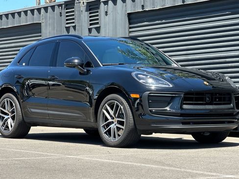 Certified 2023 Porsche Macan AWD/4WD image 10