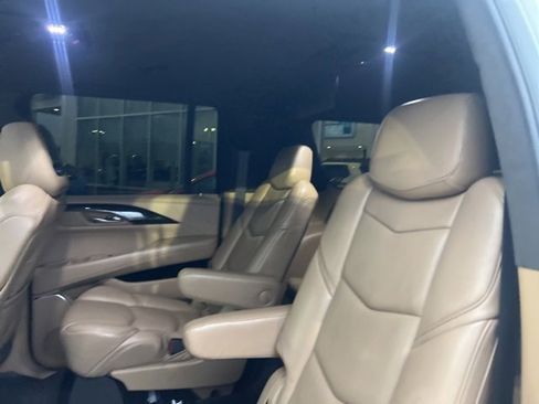 Used 2018 Cadillac Escalade ESV Platinum image 13