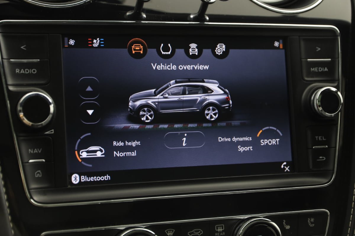 Used 2018 Bentley Bentayga AWD/4WD image 46