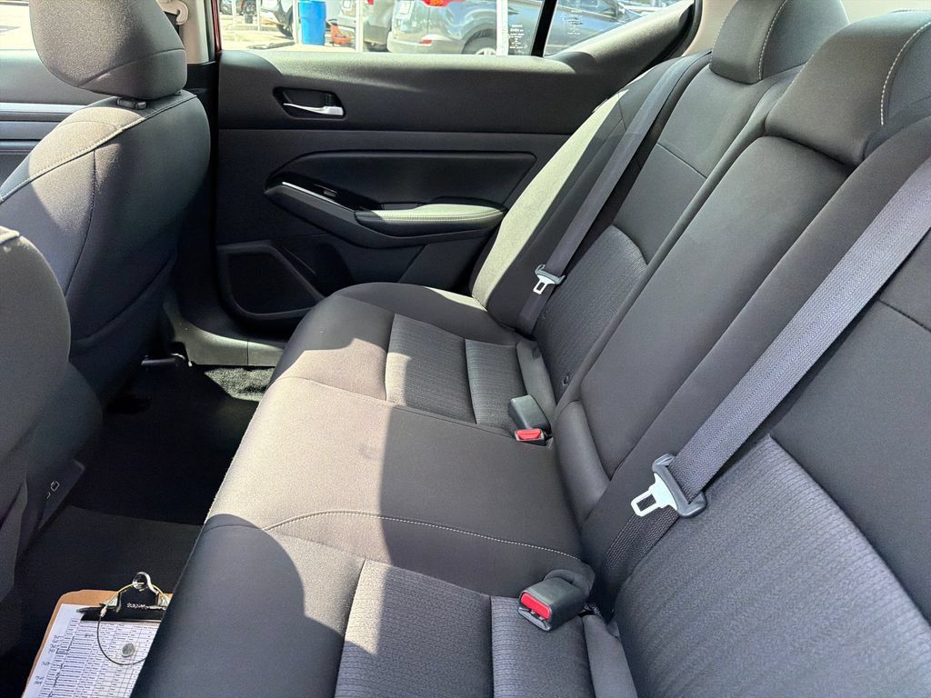 Used 2021 Nissan Altima 2.5 SV w/ SV Premium Package FWD image 33