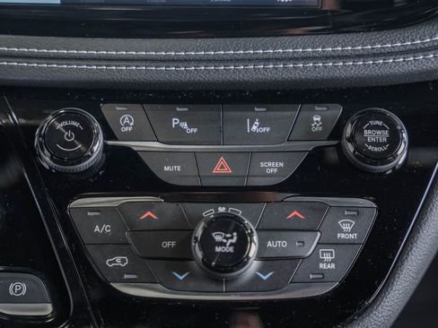 New 2026 Chrysler Pacifica Select image 21