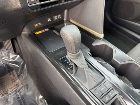 Used 2025 Toyota Camry LE image 36