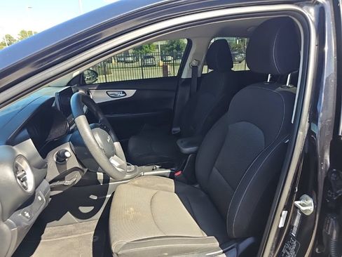 Used 2022 Kia Forte LXS FWD image 12