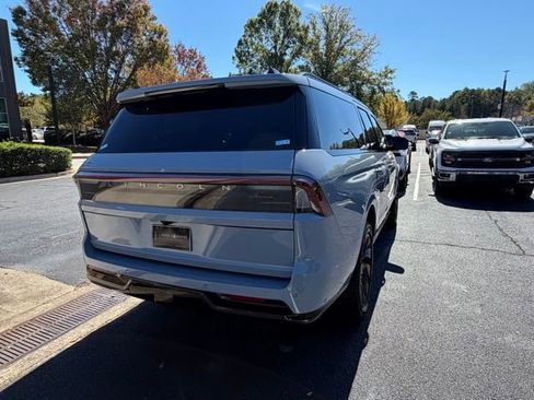New 2025 Lincoln Navigator L Reserve w/ Jet Appearance Package image 7