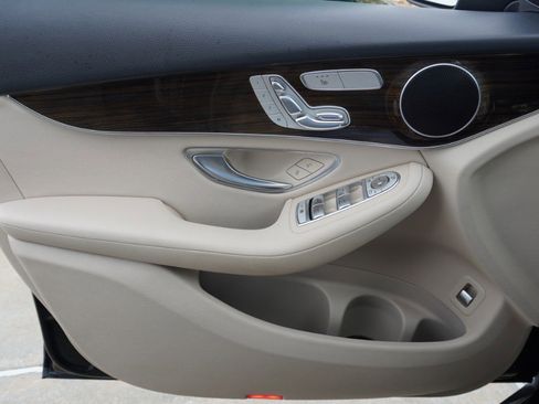 Used 2018 Mercedes-Benz GLC 300 image 21