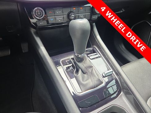 Used 2024 Jeep Compass Latitude AWD/4WD image 25