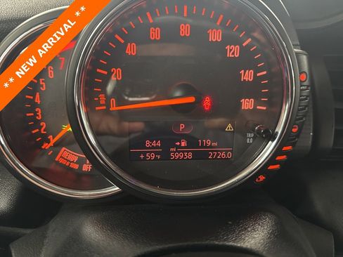 Used 2015 MINI Cooper 4-Door Hardtop image 8