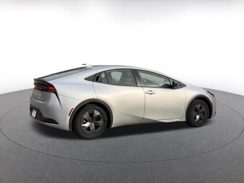 Used 2025 Toyota Prius LE image 15