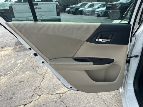 Used 2015 Honda Accord LX image 22