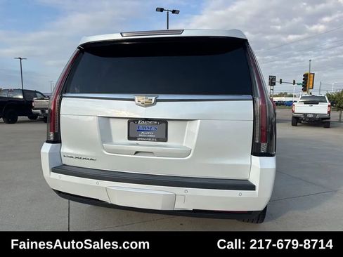 Used 2016 Cadillac Escalade Luxury image 16