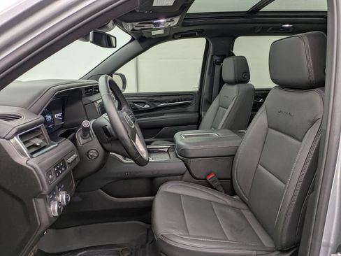 Used 2024 GMC Yukon XL Denali AWD/4WD image 19